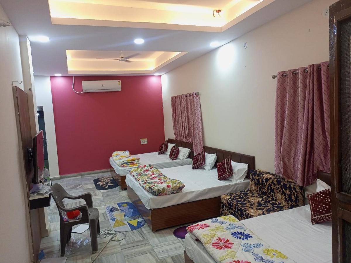 Bed and Breakfast Aashirwad Residency à Ujjain Extérieur photo