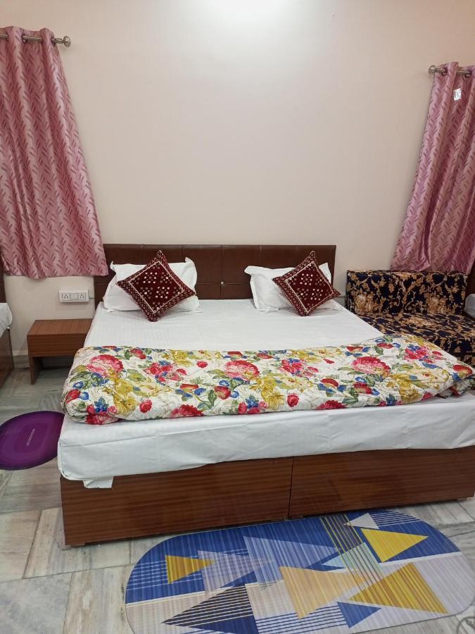 Bed and Breakfast Aashirwad Residency à Ujjain Extérieur photo