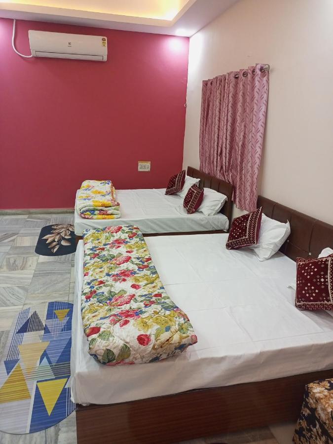 Bed and Breakfast Aashirwad Residency à Ujjain Extérieur photo
