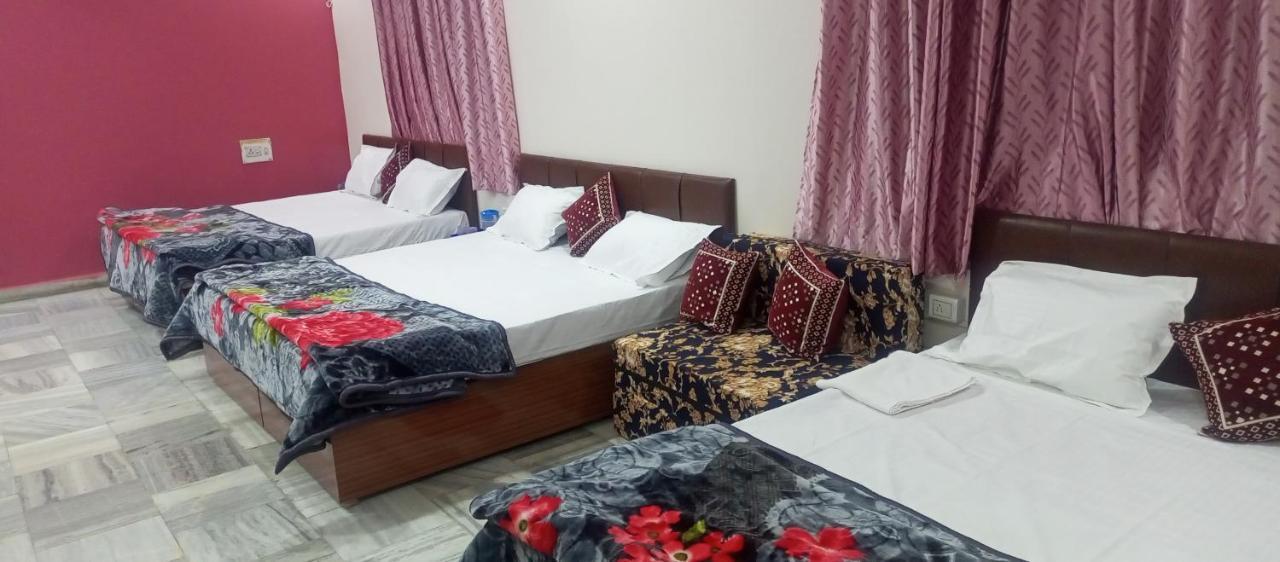 Bed and Breakfast Aashirwad Residency à Ujjain Extérieur photo