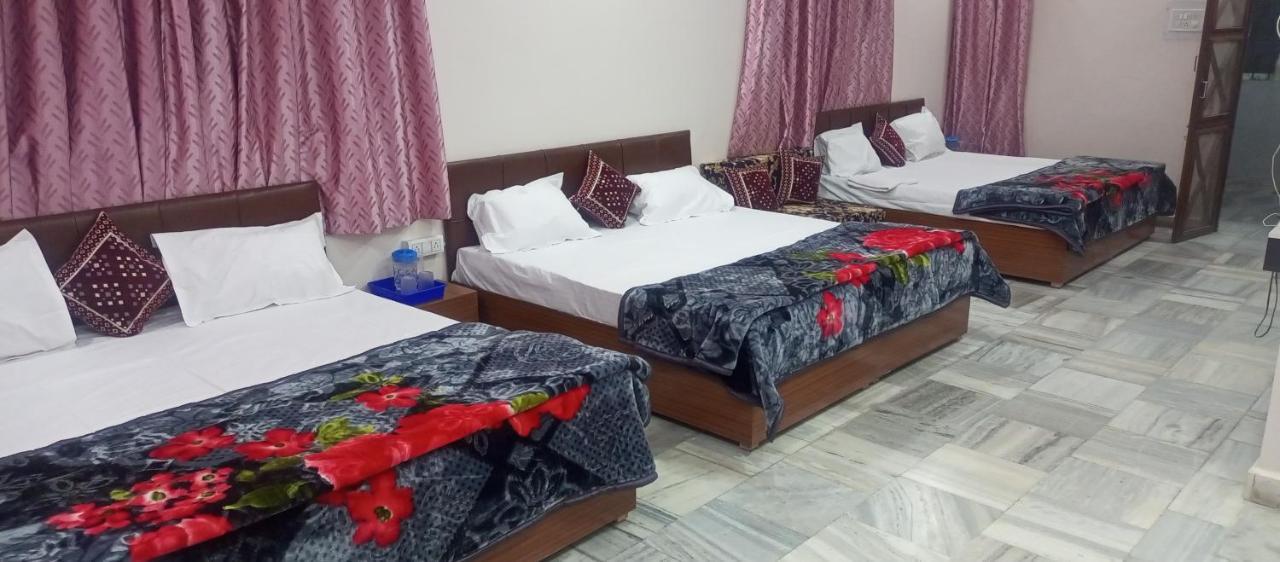 Bed and Breakfast Aashirwad Residency à Ujjain Extérieur photo