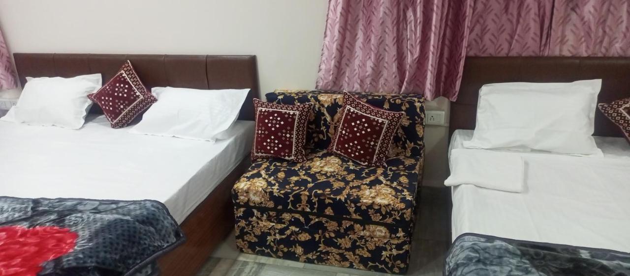 Bed and Breakfast Aashirwad Residency à Ujjain Extérieur photo