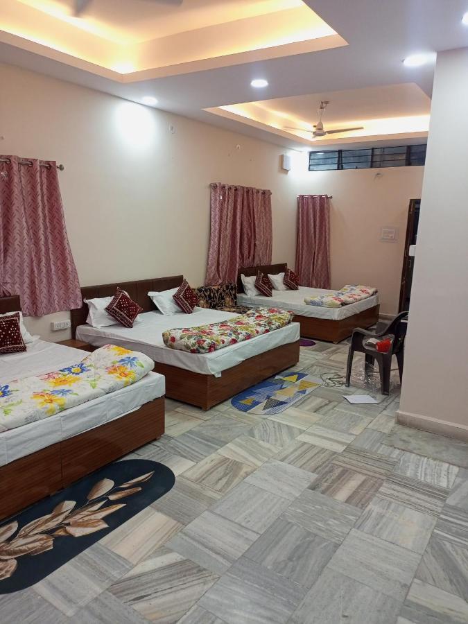 Bed and Breakfast Aashirwad Residency à Ujjain Extérieur photo