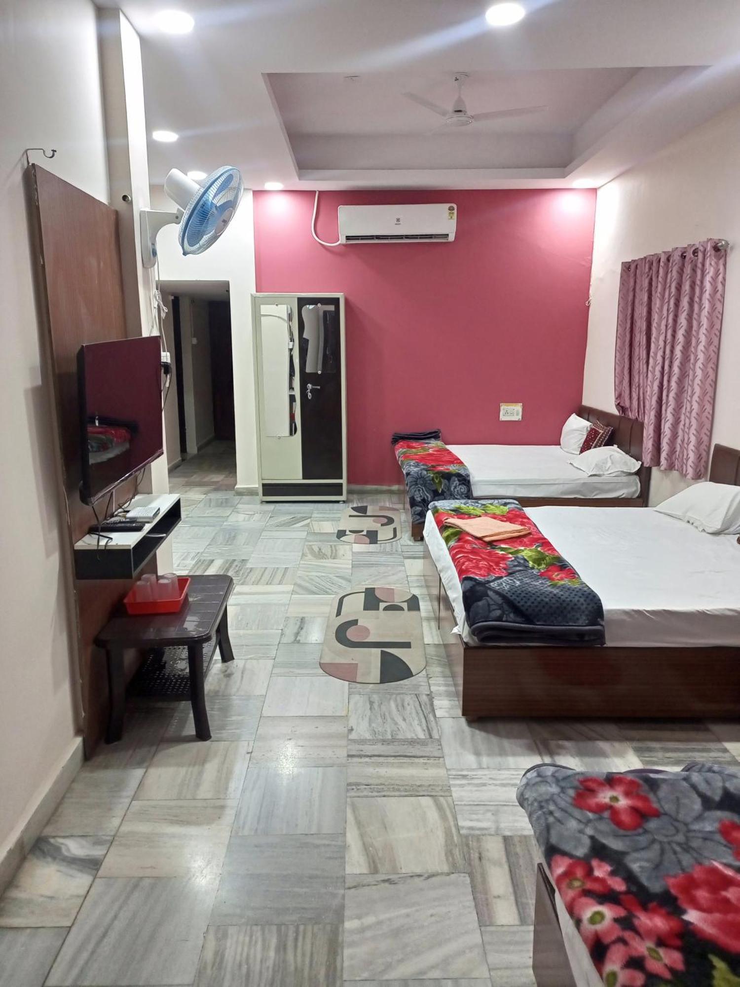 Bed and Breakfast Aashirwad Residency à Ujjain Extérieur photo
