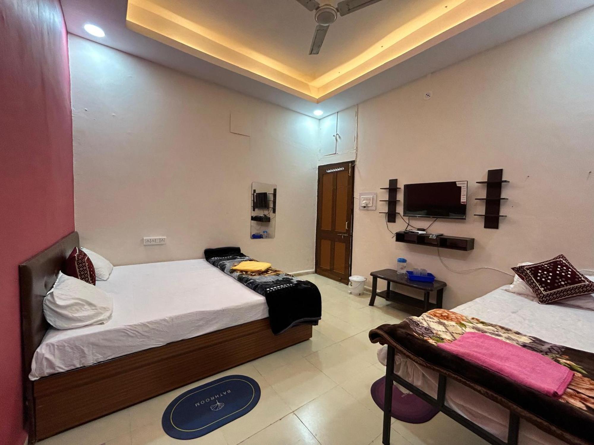 Bed and Breakfast Aashirwad Residency à Ujjain Chambre photo